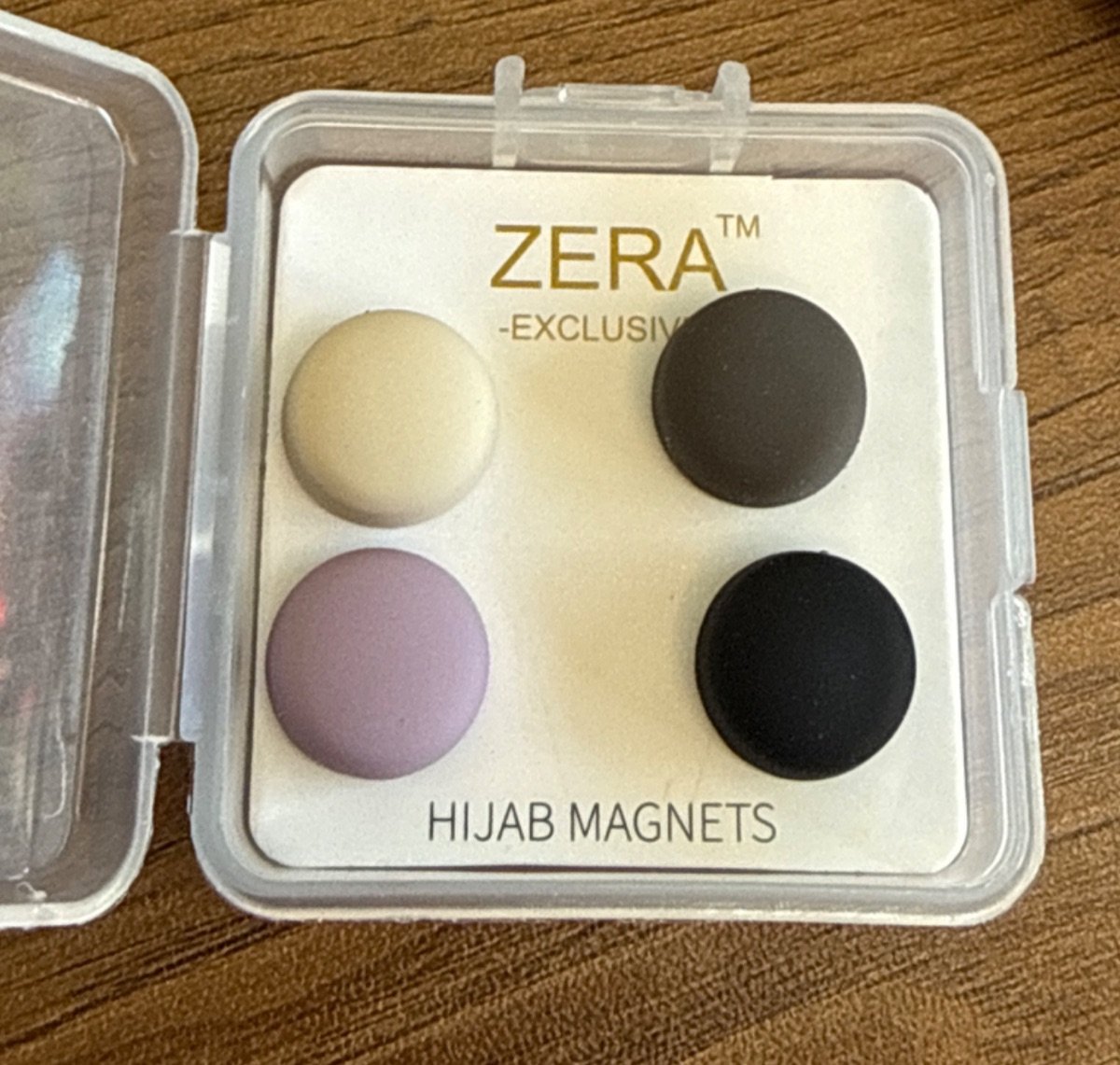 ZERA magnet pin full box - Default