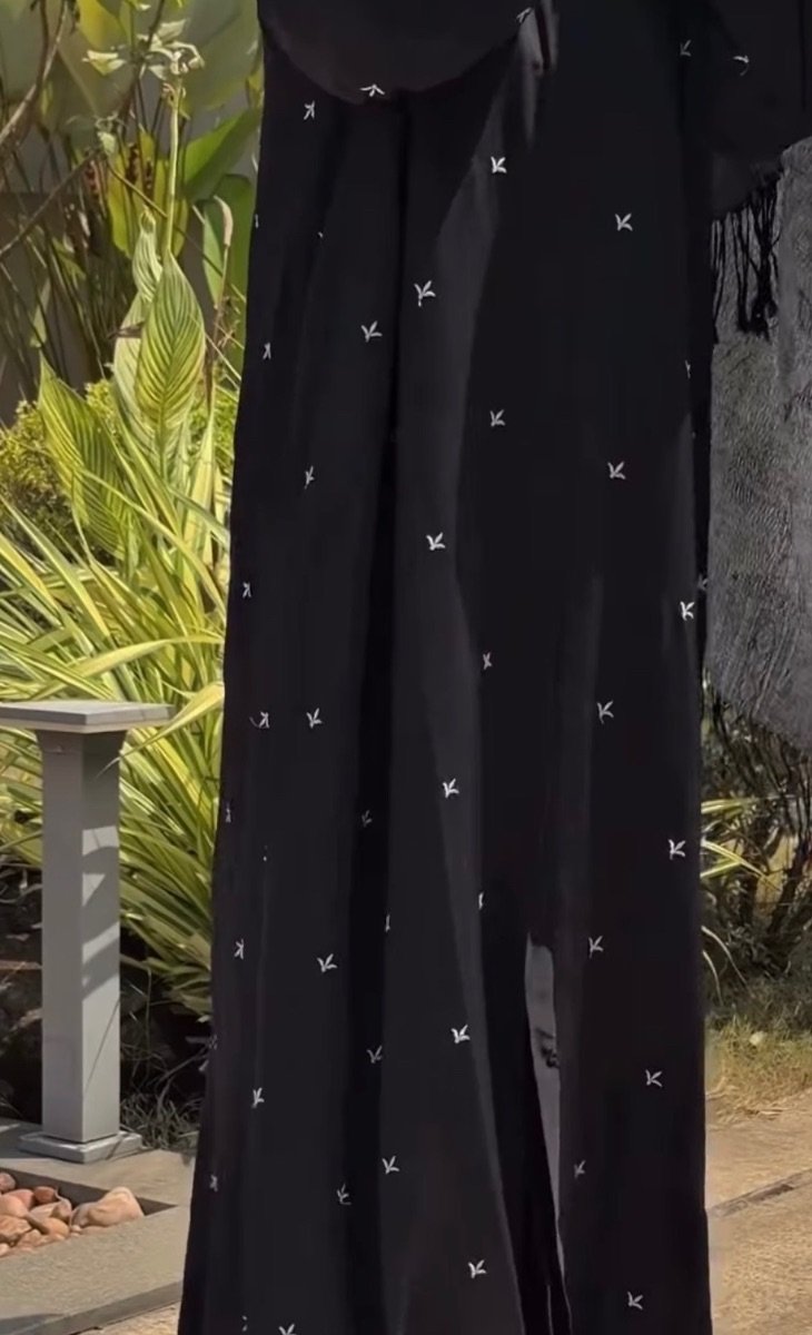 White Star Black Abaya - Black